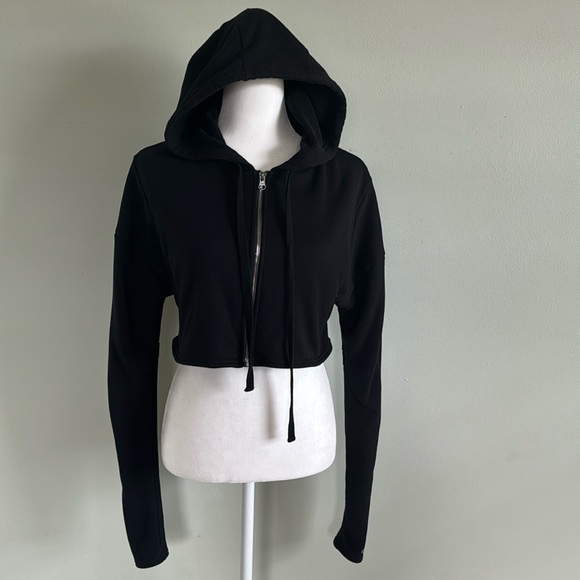 ALO Yoga Extreme Crop Zip Up Hoodie Black - Picture 4 of 13